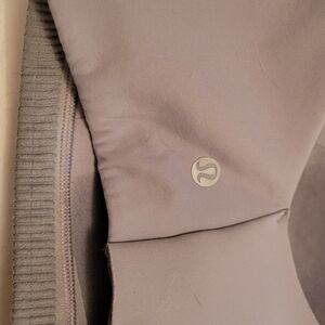 LULULEMON  Full support sports bra.